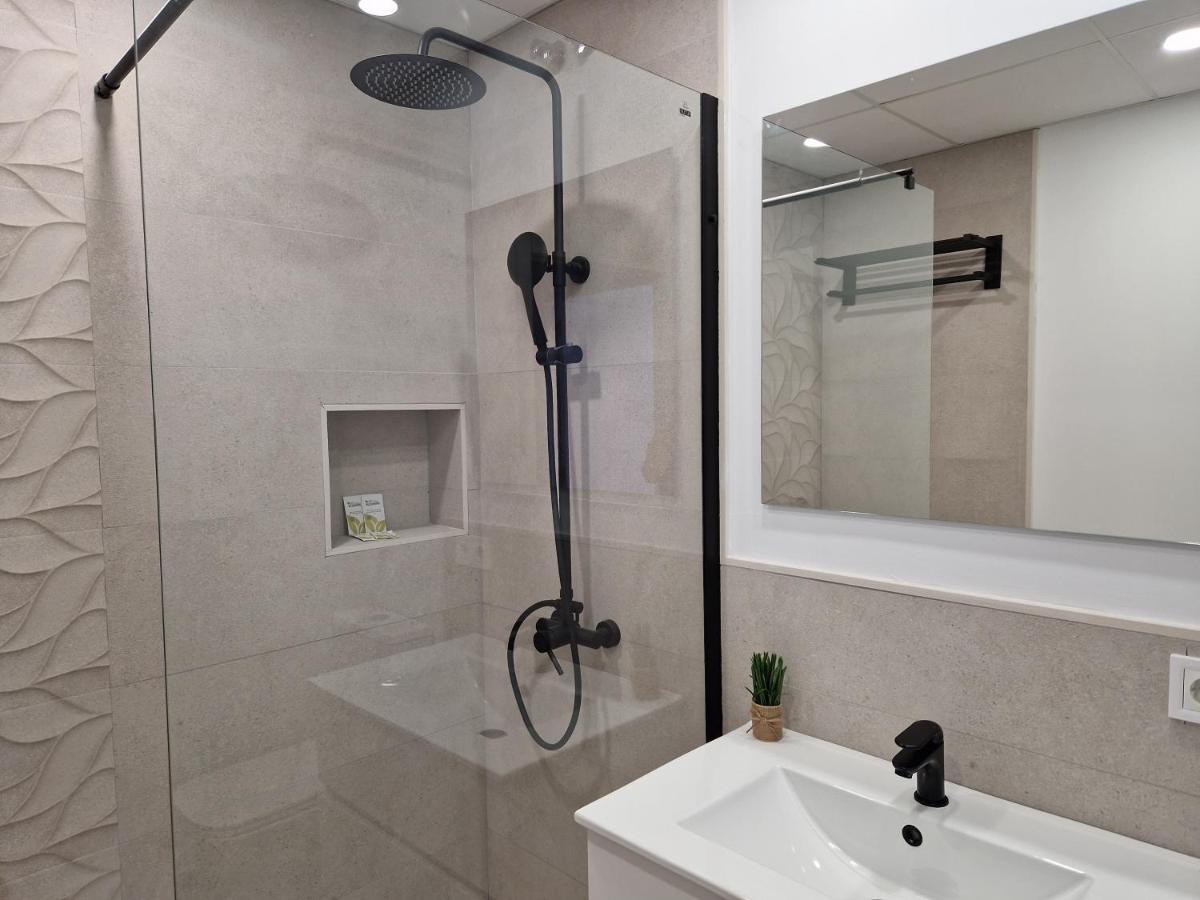 Pavone Apartments マラガ エクステリア 写真